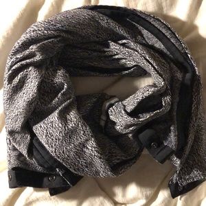Lululemon scarf